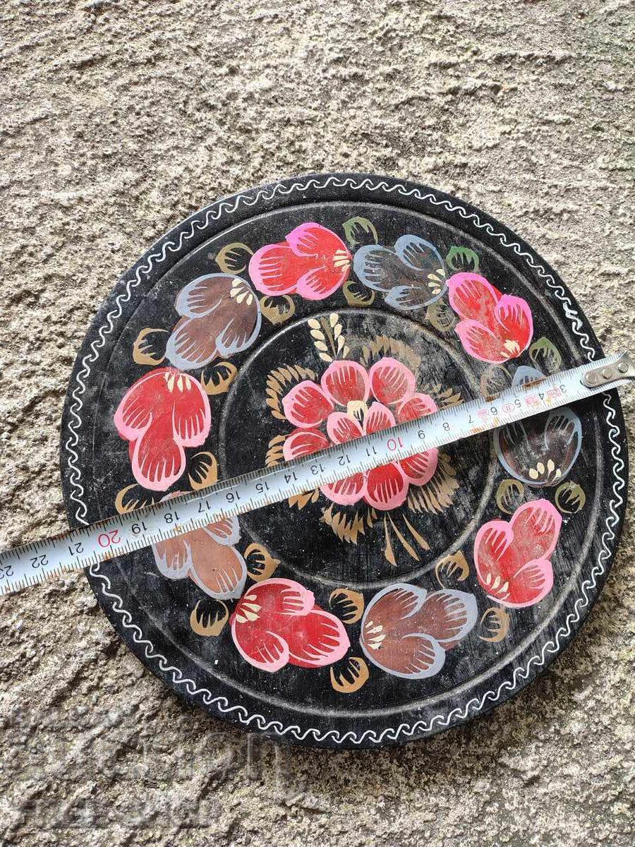 Vechi platou rusesc din lemn