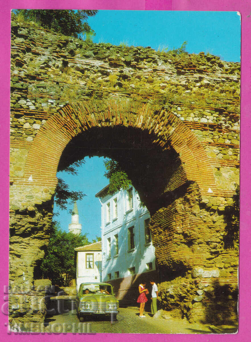 324320 / ХИСАРЯ - Запад порта на римската крепост Д-5762-А