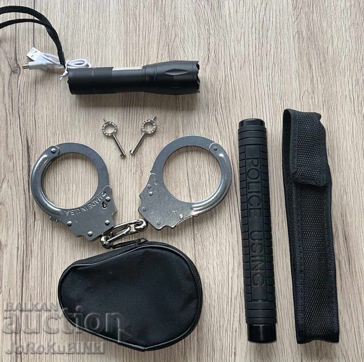 LOT „Cătușe+Baston+Lanternă”—3 piese cu preț € 20.00 | 39.12 BGN