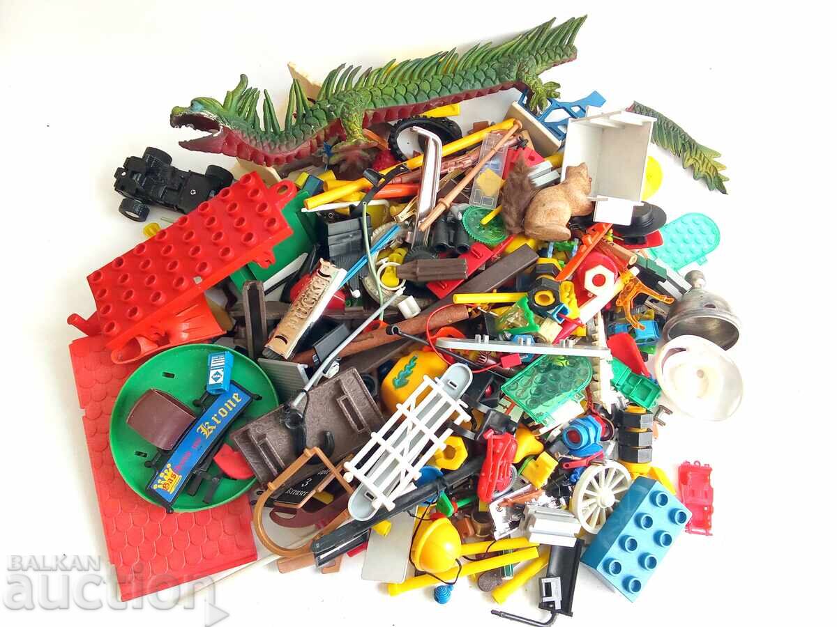 piese vechi de jucării cu preț € 0.01 | 0.02 BGN