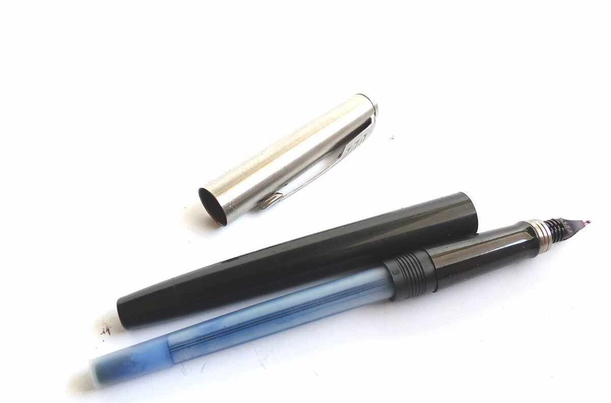 WRITING PEN - PARKER - FRANCE - EXCELLENT model 51 - 6