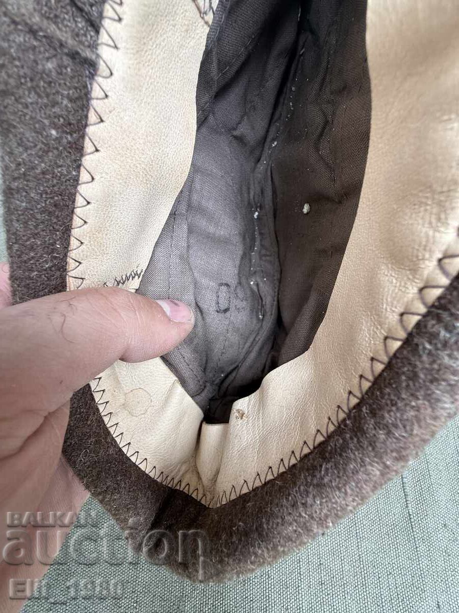 Chipiu militar mărimea 60 cu preț € 6.00 | 11.73 BGN