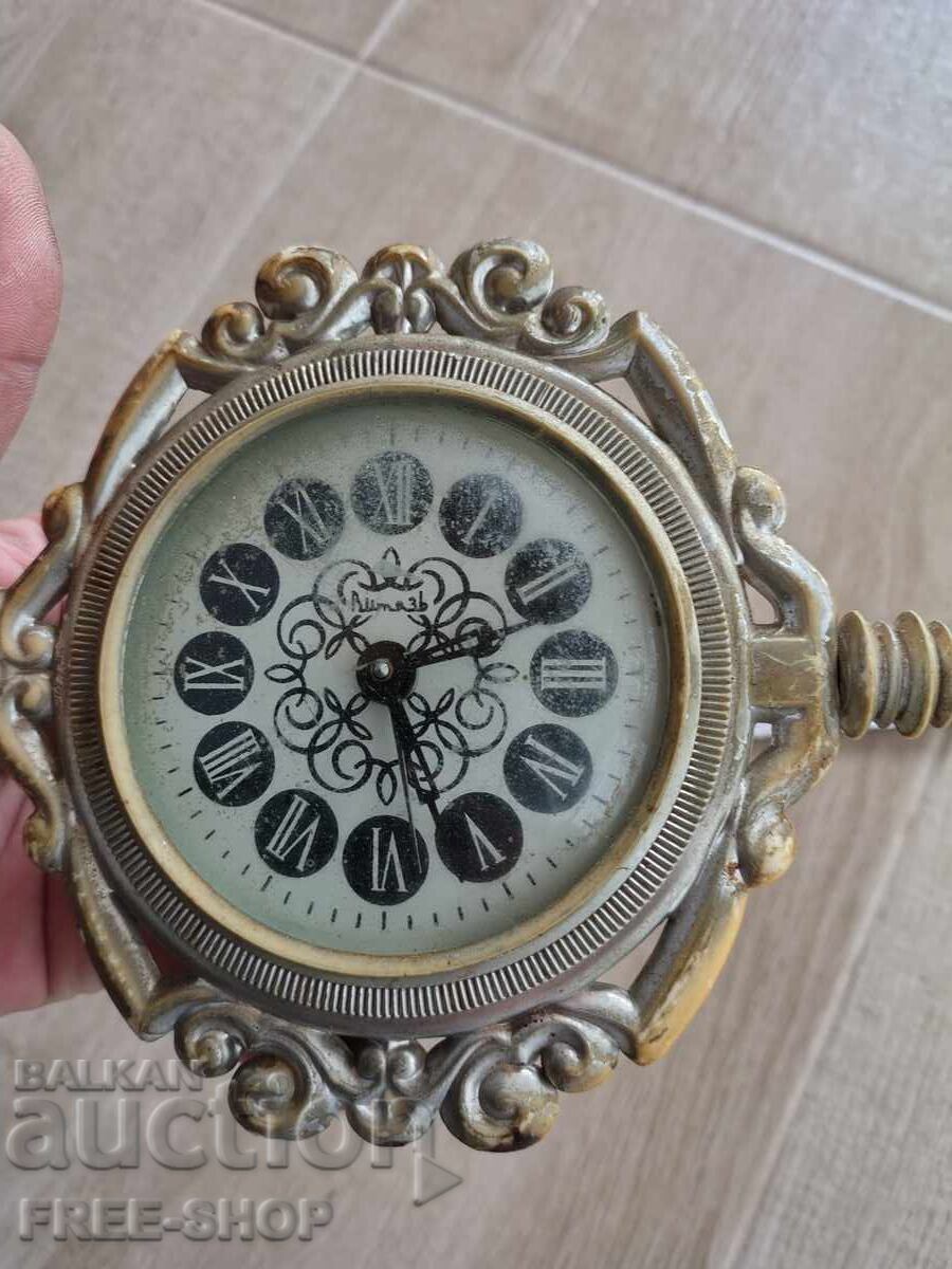 Licitație Ceas vechi, cheie mare - nu funcționează