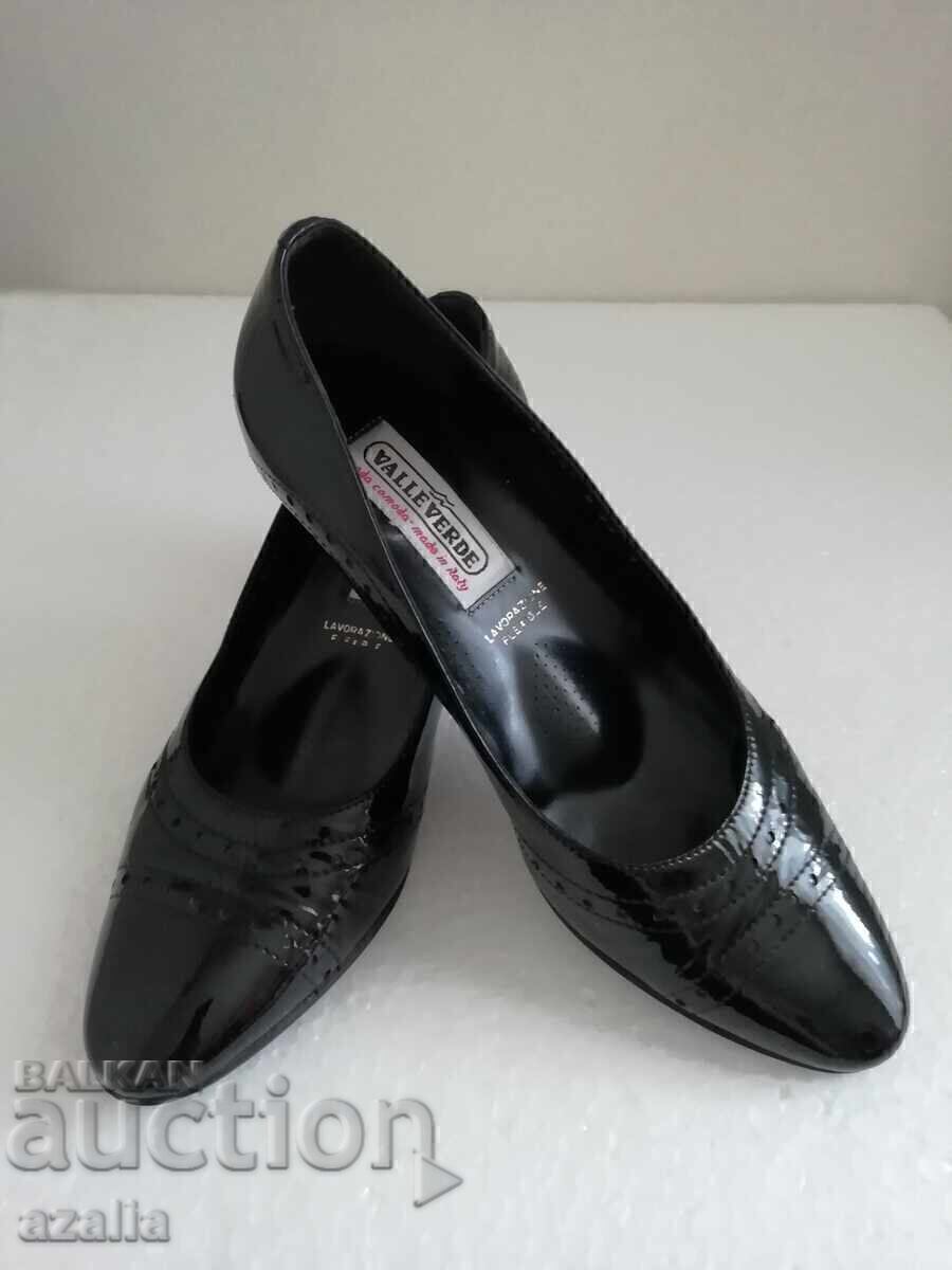 Pantofi dama din piele lacuita VALLEVERDE, marimea 35