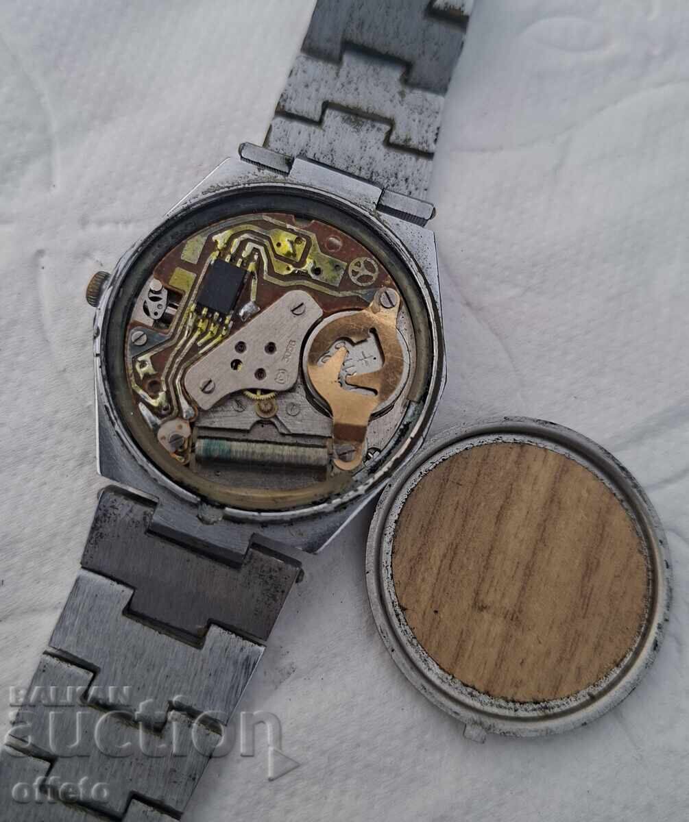 Доставка на ЧАСОВНИК СЛАВА КВАРЦ