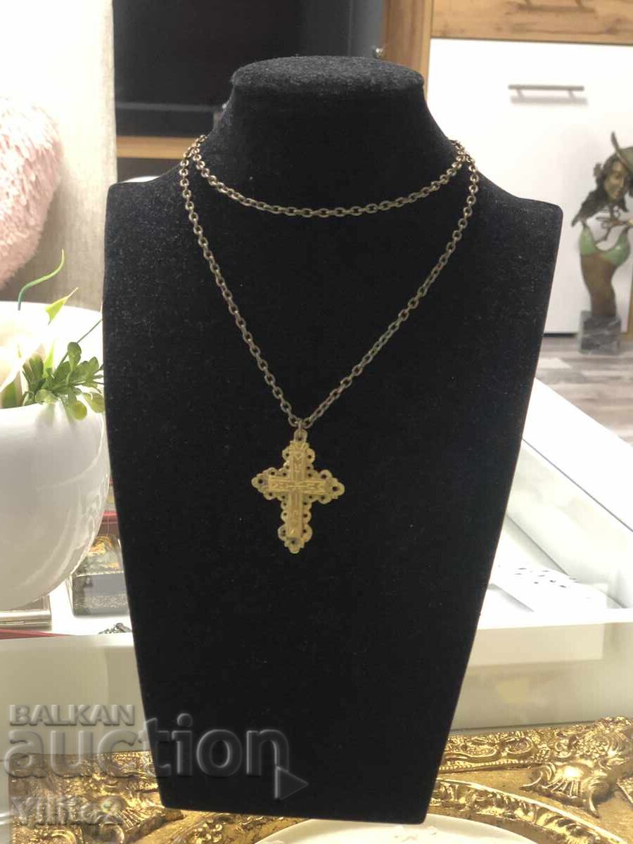 Delivery of National Revival period gold-plated cross