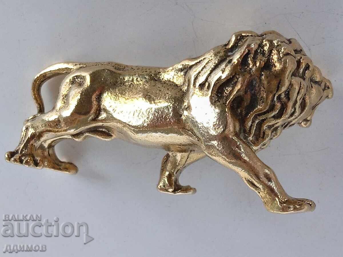 Bronze lion cub - 5