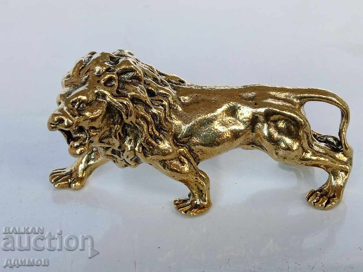 Bronze lion cub - 6