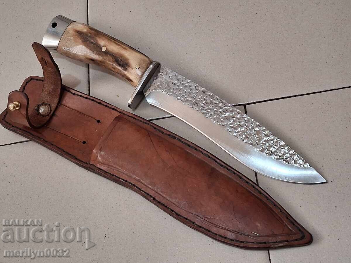 Cuțit de vânătoare cu mâner de coarne de cerb cu preț € 79.99 | 156.45 BGN