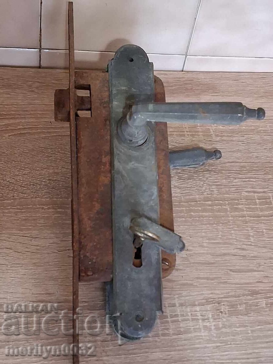Încuietoare veche cu cheie și zăvor, începutul sec. XX, FUNCȚIONALĂ - 5
