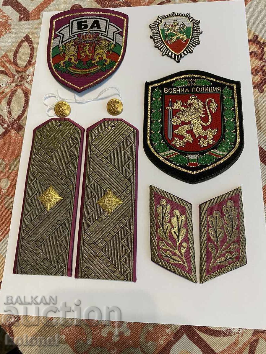 Set de epoleți, petlițe și însemne de general al Poliției Militare cu preț € 100.00 | 195.58 BGN