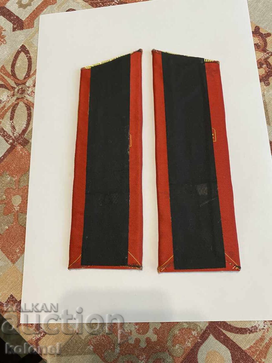 Epoleti de paradă pentru general de MAI cu preț € 90.00 | 176.03 BGN