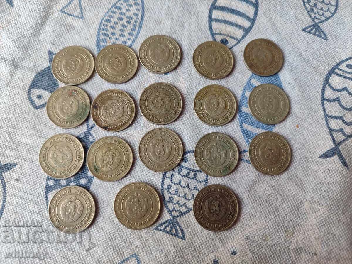 Παρτίδα 20 στοτίνκι 1988 με τιμή € 6.99 | 13.67 BGN