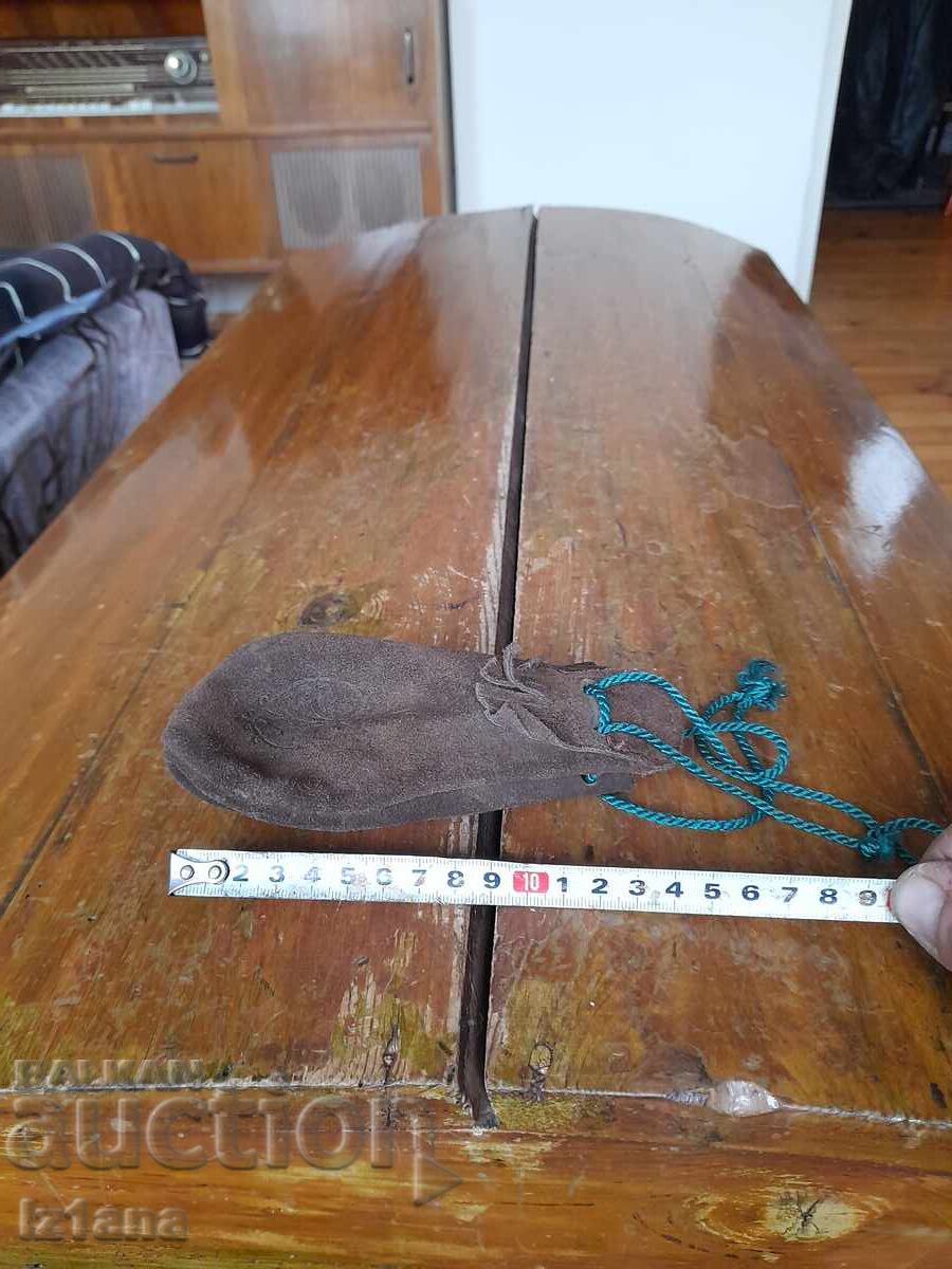 Livrarea Poșetă veche din piele