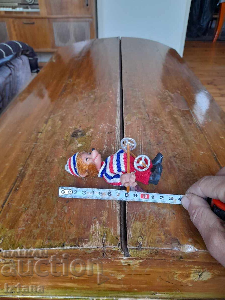 Old toy hedgehog - 5