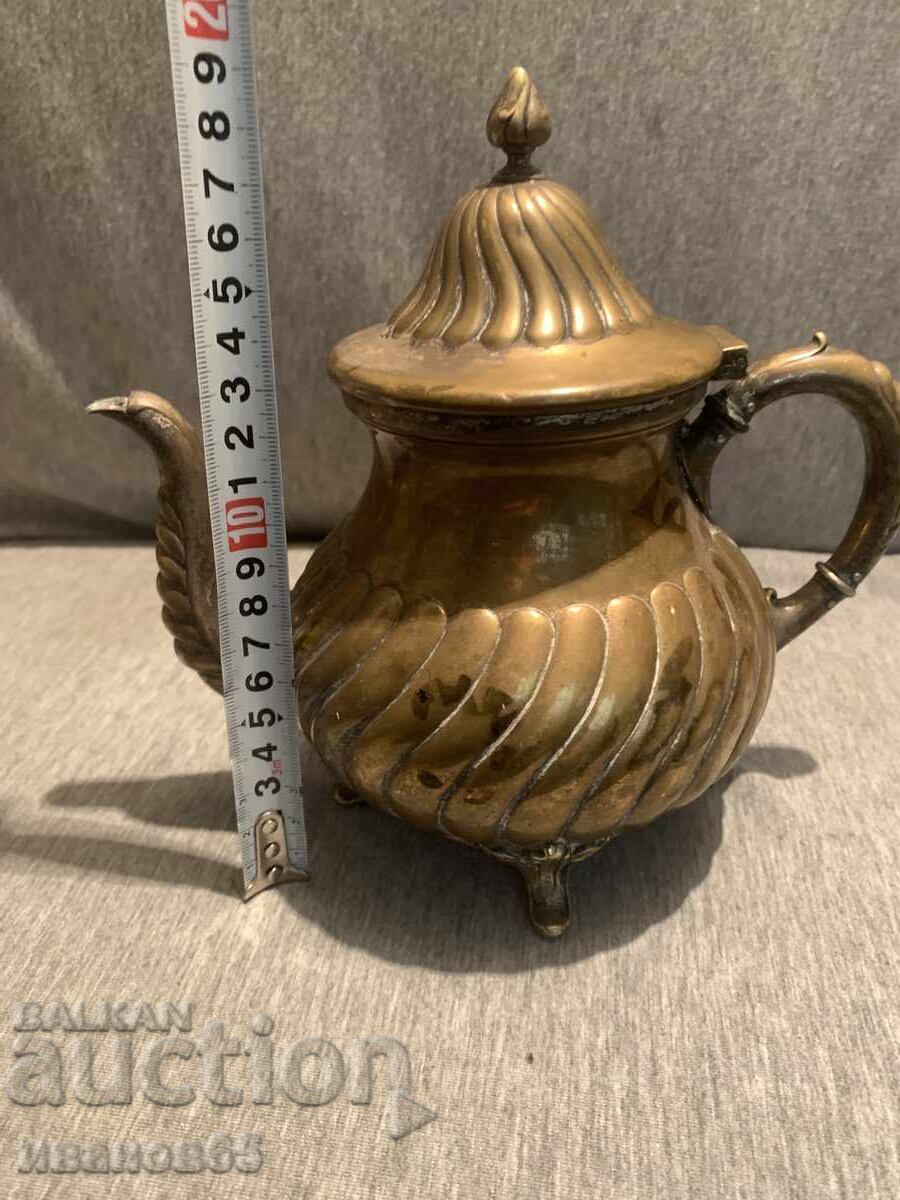Аукцион бронзов чайник