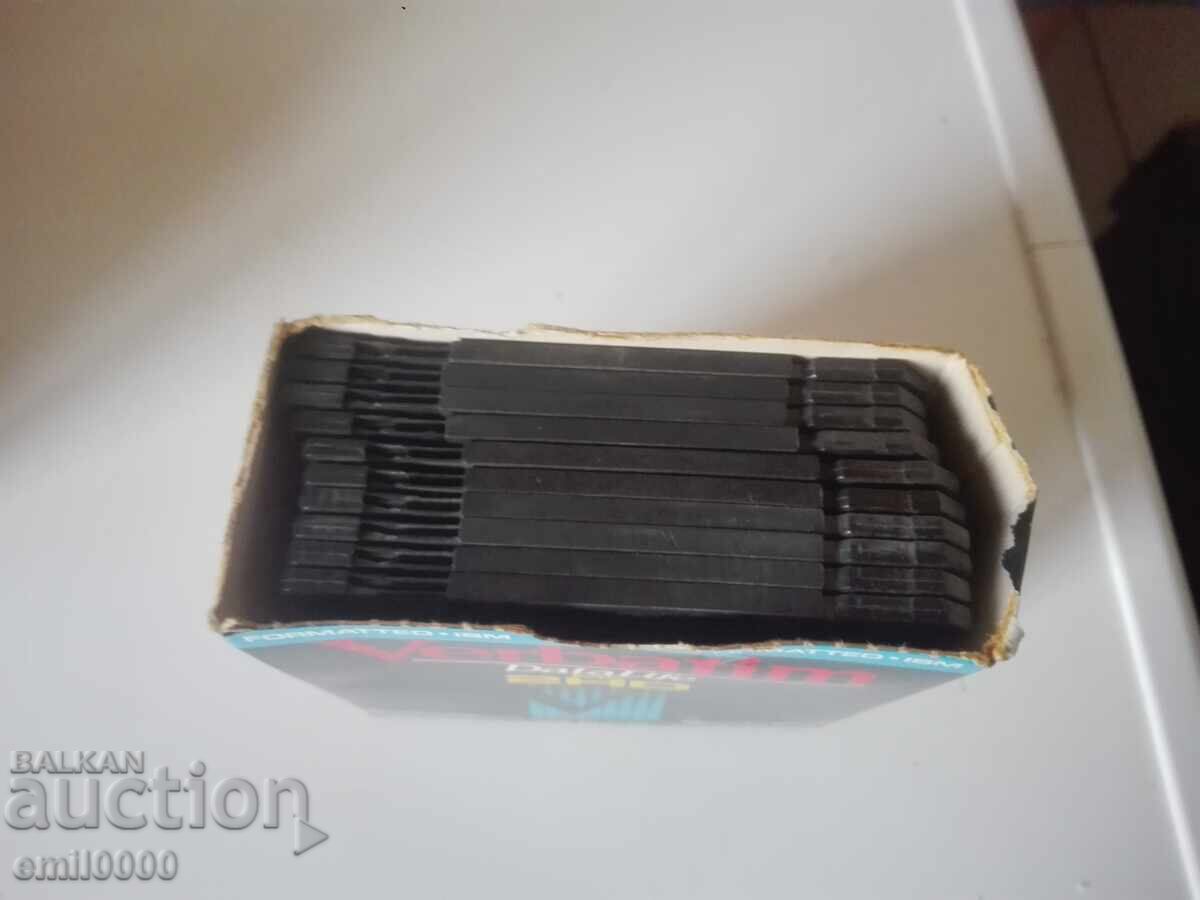 Dischete vechi pentru calculator - lot 3 cu preț € 4.99 | 9.76 BGN