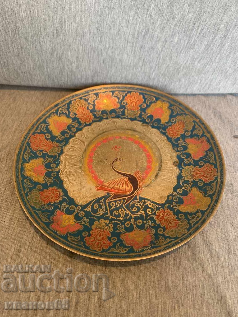 Месингова чиния за стена с пауни