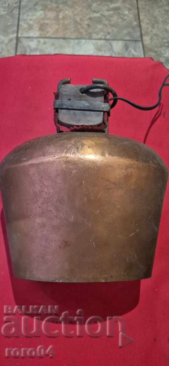 Auction  VAT - COTTON - LAMP - LANTERN