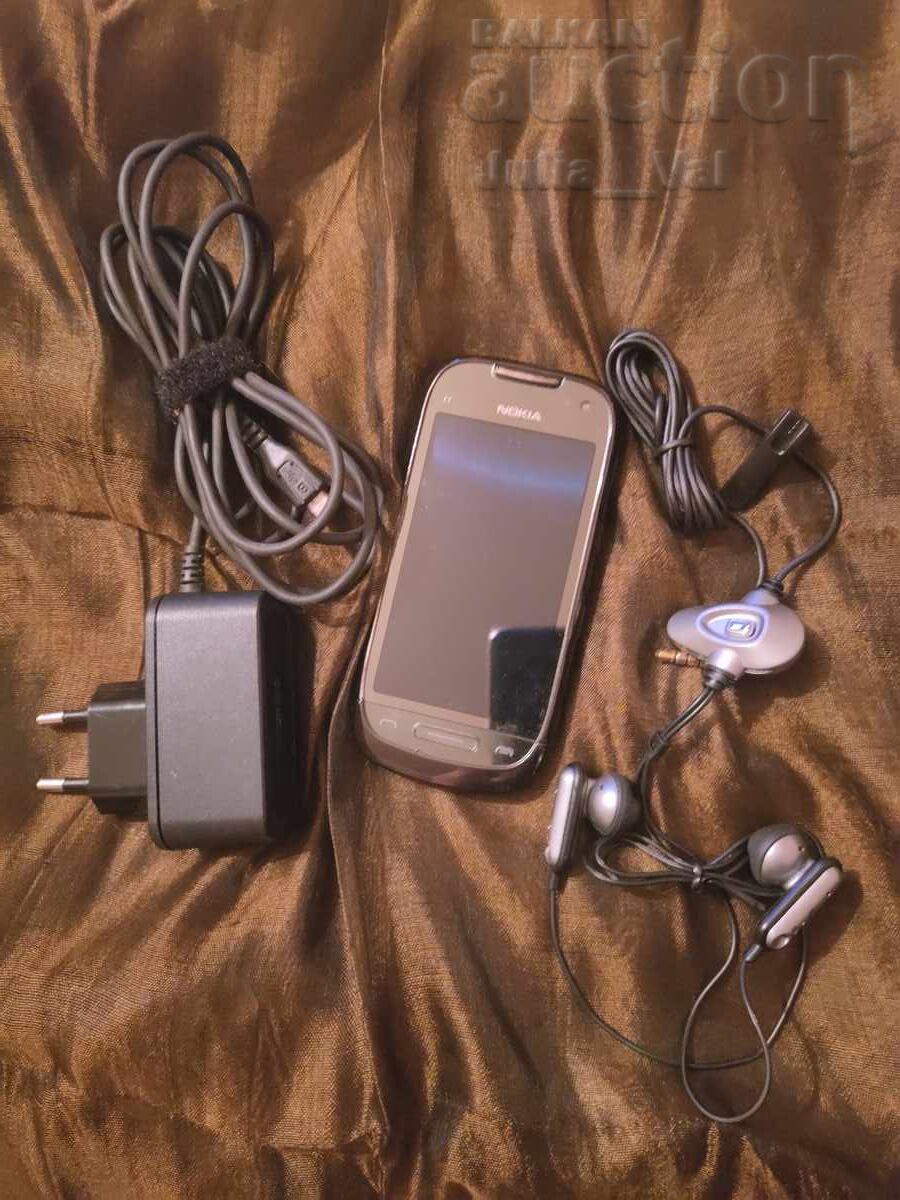Nokia C7 in excellent condition starting bid from 0.01 cents