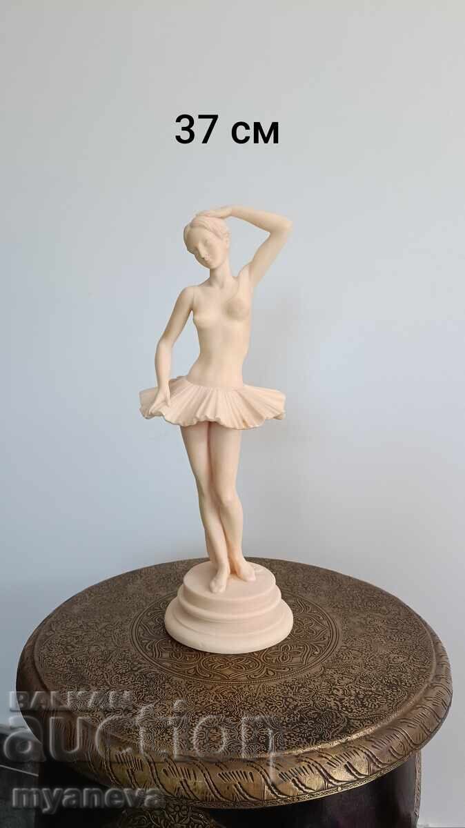 Παράδοση Κομψό αγαλματίδιο μπαλαρίνας με σφραγίδα προέλευσης από την Ελλάδα