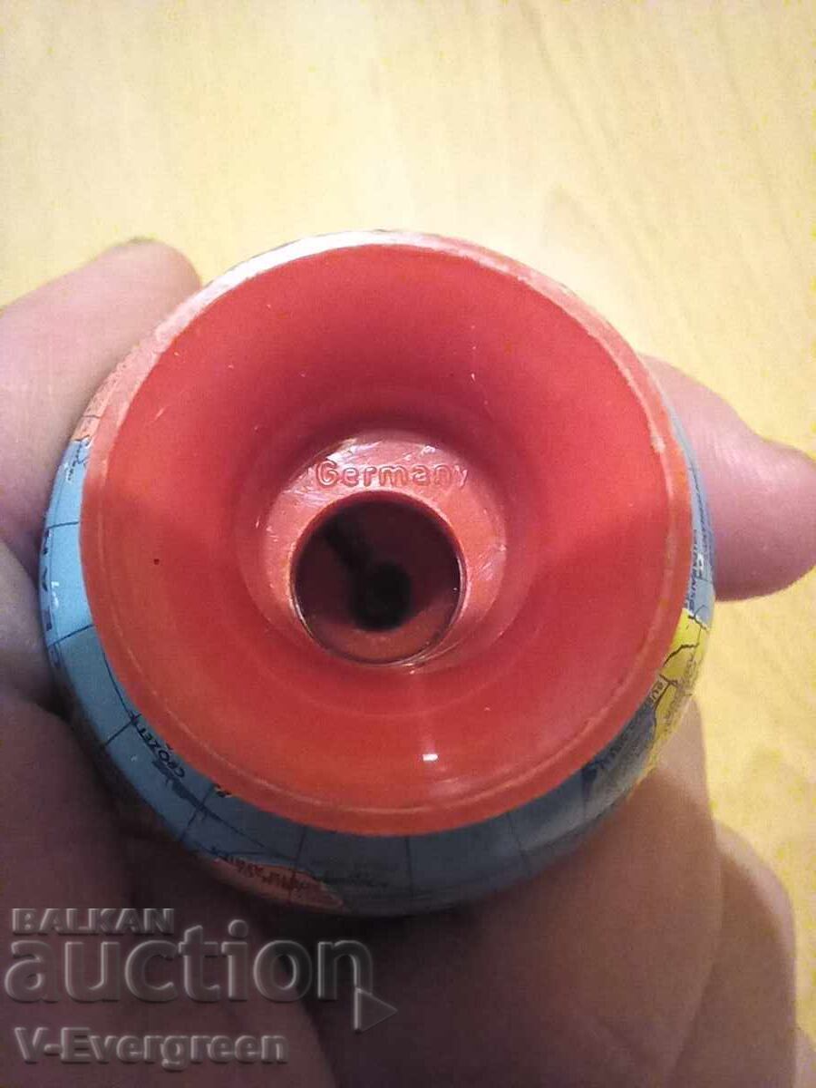 Ascuțitoare de creioane vintage anii '70 în formă de glob, fabricată în Germania - 5 Ascuțitoare de creioane vintage anii '70 în formă de glob, fabricată în Germania - 5