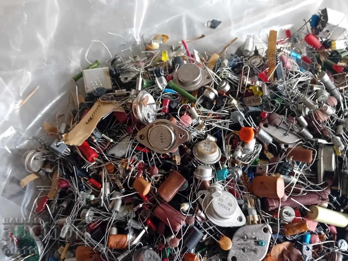 ELECTRONIC SCRAP - 4,870 kg with price € 18.00 | 35.21 BGN