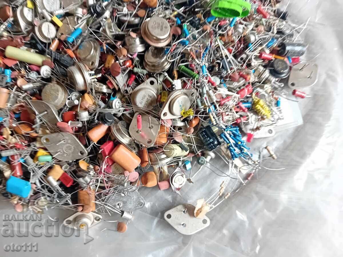 ELECTRONIC SCRAP - 4,870 kg - 5