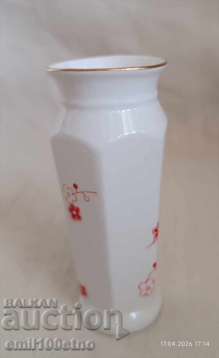 Vază mică porțelan Kosta Yordanov Vidin cu preț € 5.00 | 9.78 BGN