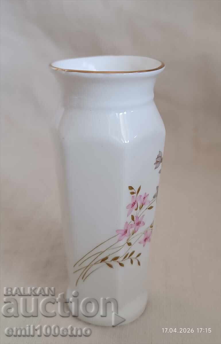 Vază mică porțelan Kosta Yordanov Vidin cu preț € 5.00 | 9.78 BGN