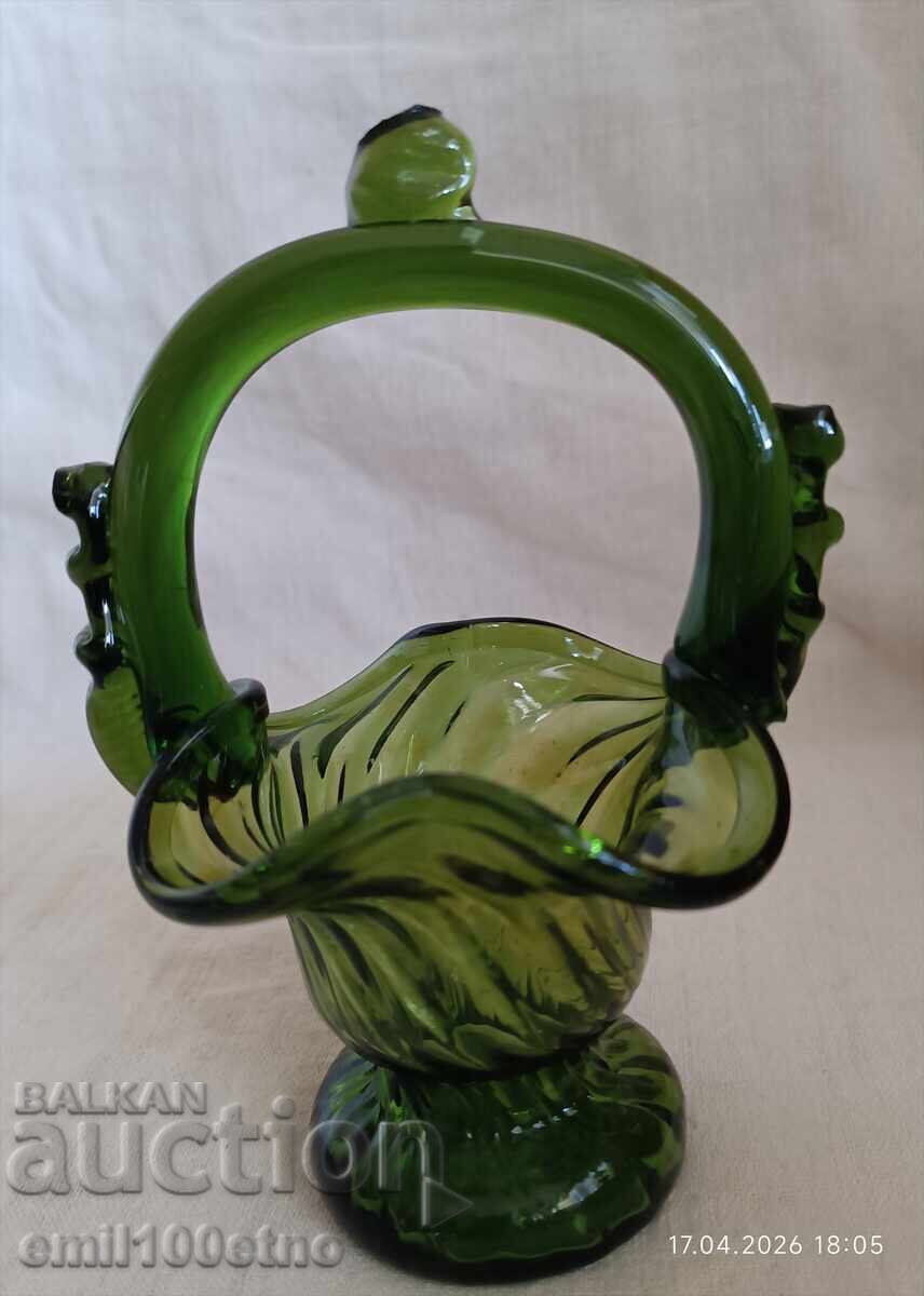 Bombonieră - coșuleț din sticlă masivă colorată, lucrat manual cu preț € 9.00 | 17.60 BGN