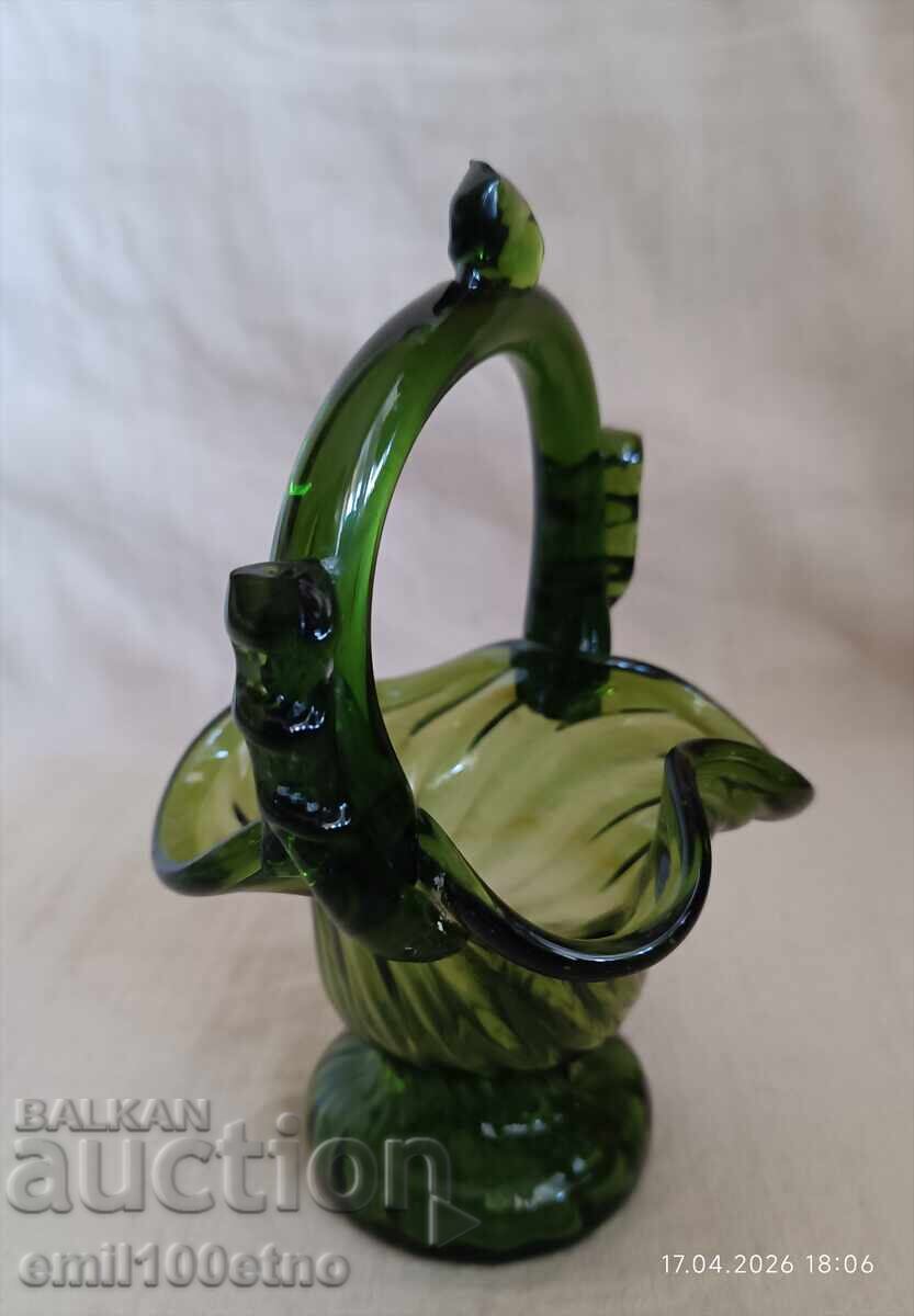 Livrarea Bombonieră - coșuleț din sticlă masivă colorată, lucrat manual