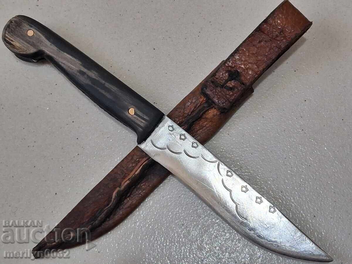 Licitație Cuțit de cioban gravuri karakulak plăsele din corn de bivol teacă