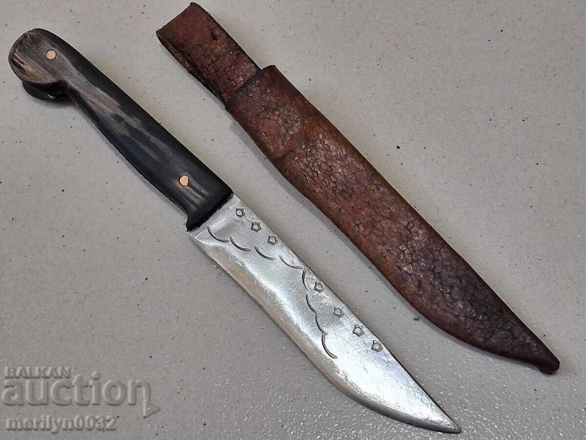 Cuțit de cioban gravuri karakulak plăsele din corn de bivol teacă