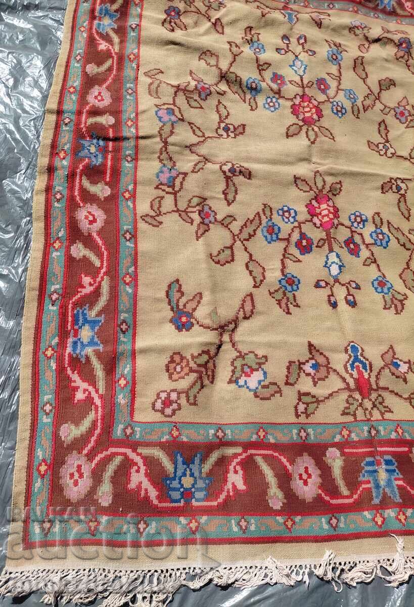 Auction  Kotel carpet