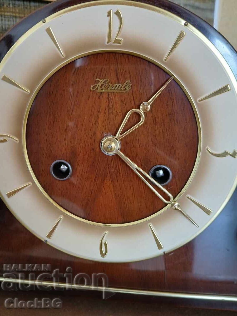 Vintage German mantel clock Hermle – mechanical с цена € 70.00 | 136.91 лв. Vintage German mantel clock Hermle – mechanical с цена € 70.00 | 136.91 лв.