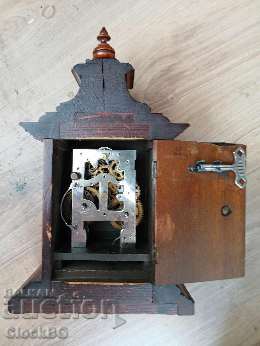 Ceas de șemineu mecanic vintage – carcasă din lemn cu preț € 39.00 | 76.28 BGN