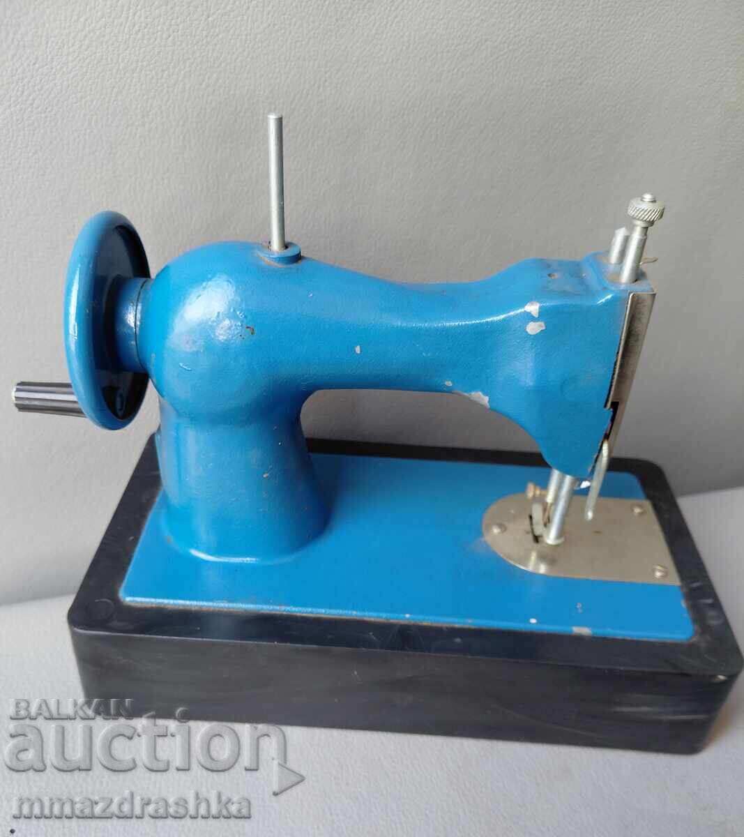 Delivery of Children's sewing machine from Sotsa