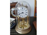 Junghans кварцов настолен часовник с въртящо махалоAnniver