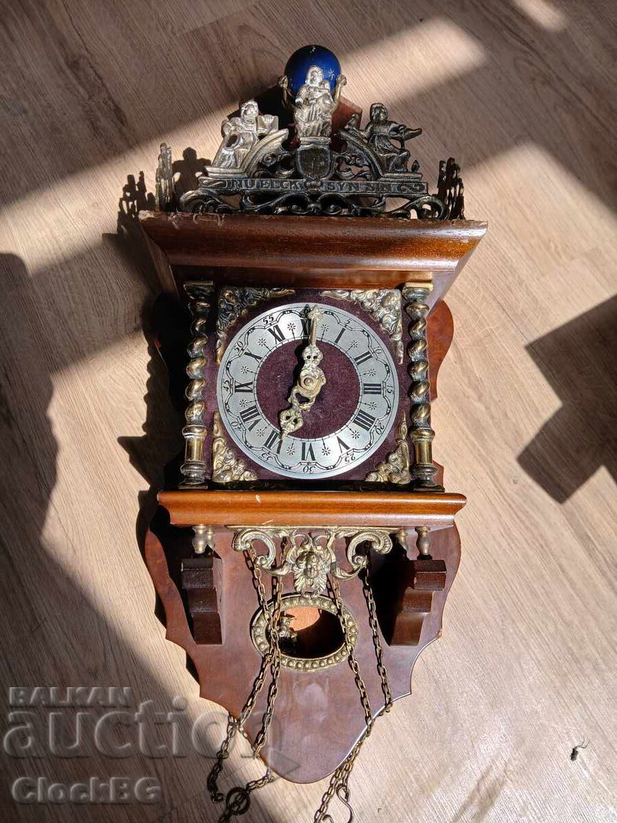 Delivery of Zaanse clock