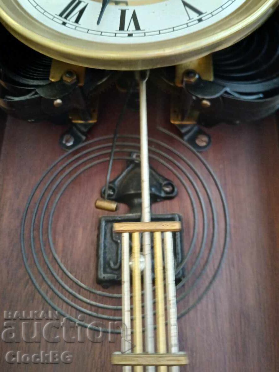 Δημοπρασία Αντίκα επιτοίχιο ρολόι με εκκρεμές, όμορφη ξύλινη κάσα με κομψές λεπτομέρειες