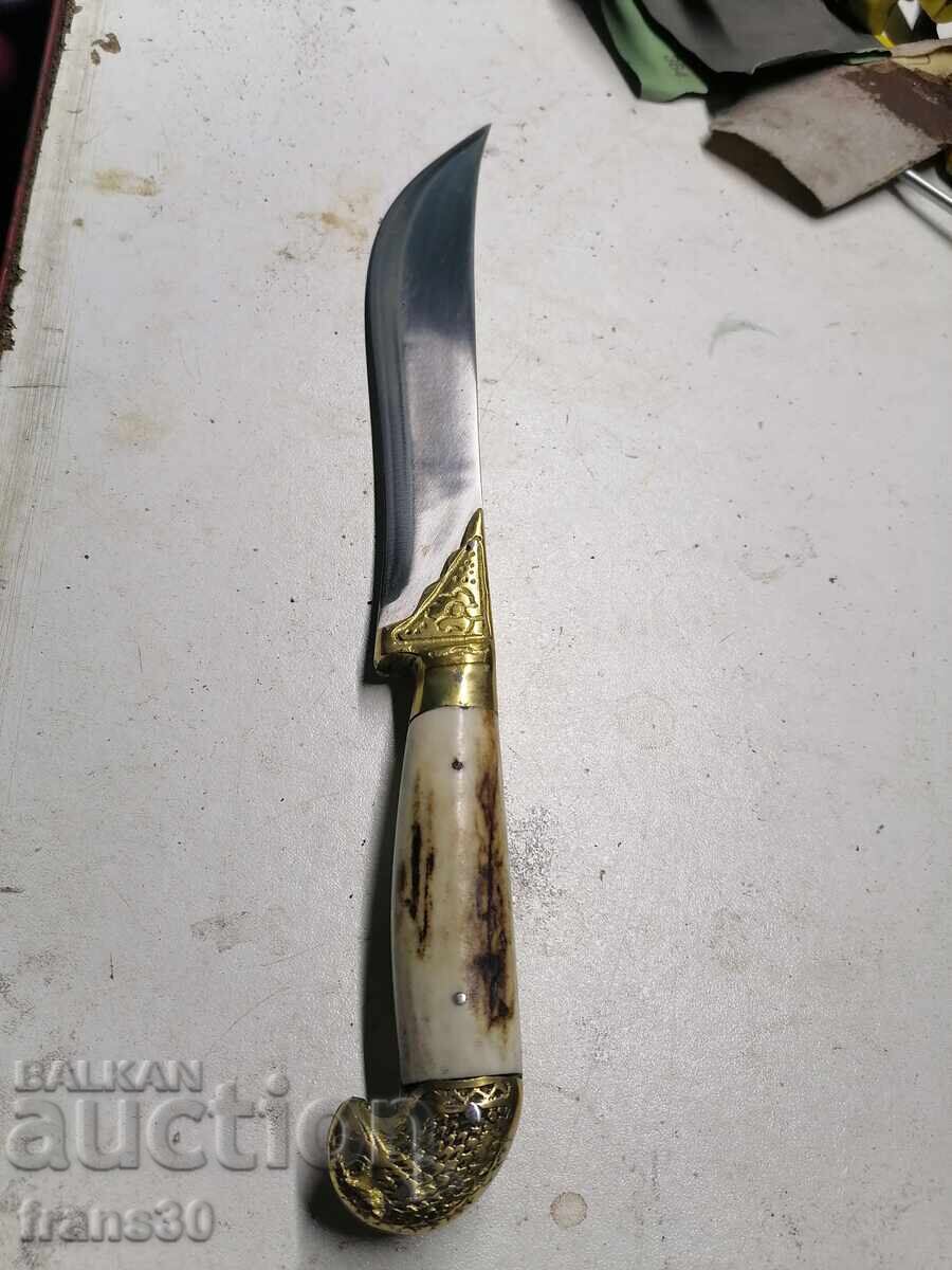 Delivery of Eagle handle knife