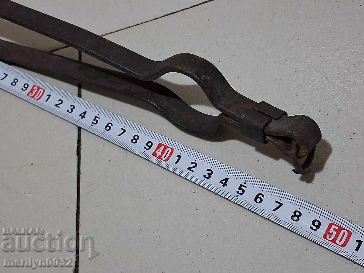 Παράδοση Παλιό ντιλάφι, λαβίδα, σφυρήλατο σίδερο για φούρνο