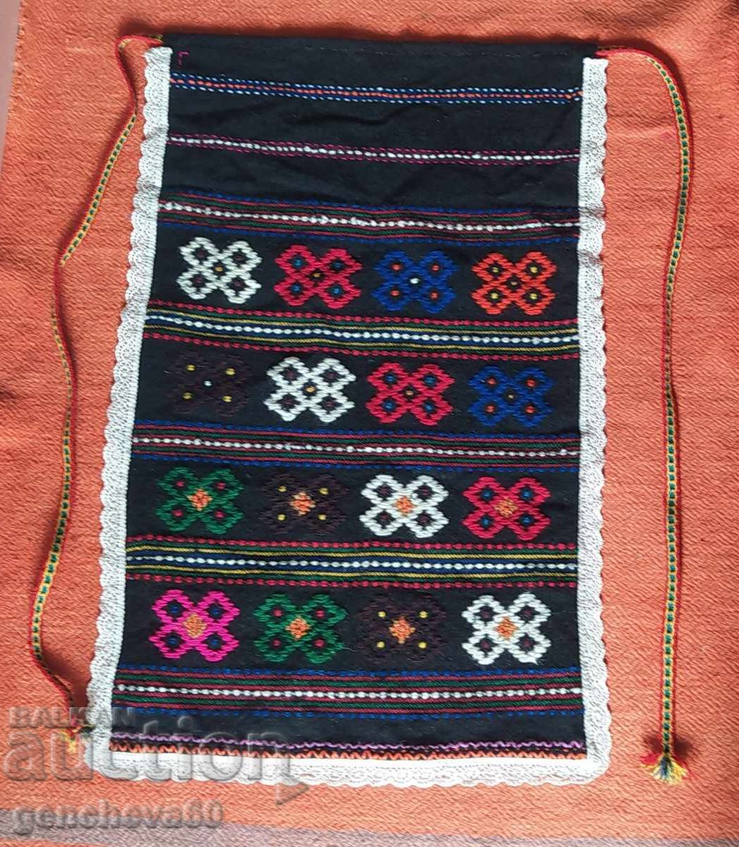 Тъкана бродирана престилка - 7