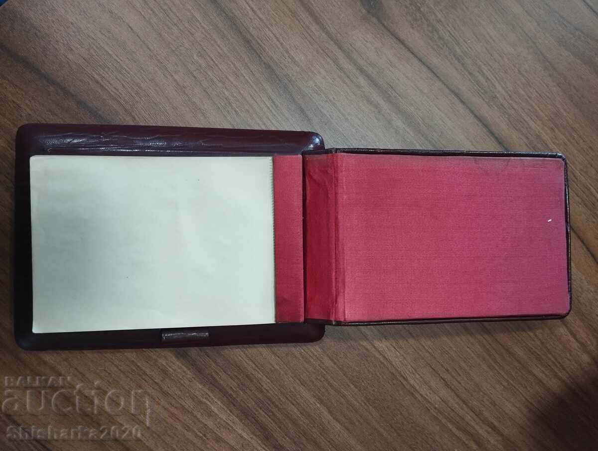 Доставка на Ретро тефтер с метална плочка