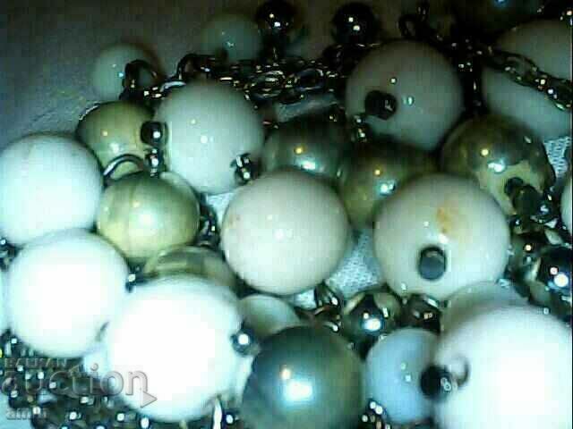 Аукцион красиво колие от естествени камени