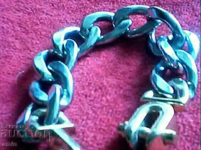 όμορφο βραχιόλι με τιμή € 4.00 | 7.82 BGN