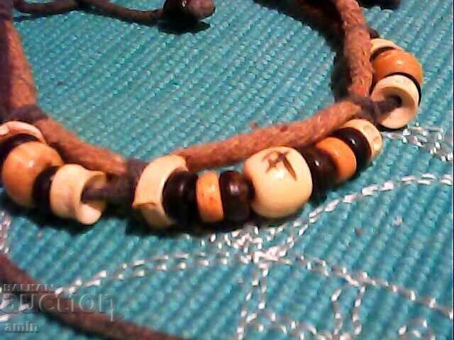 Auction  Old necklaces and bracelet made of natural stone