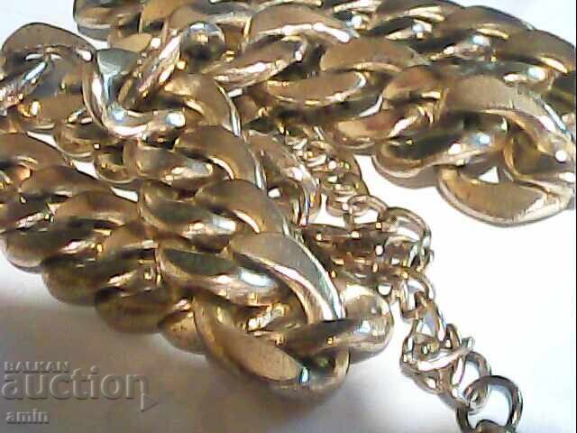 Livrarea Colier masiv, placat cu aur frumos