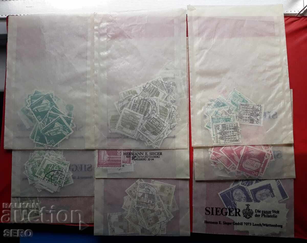 Philately binder with 14 philatelic blocks and 36 stamps + 9 envelopes with 320 stamps - 7